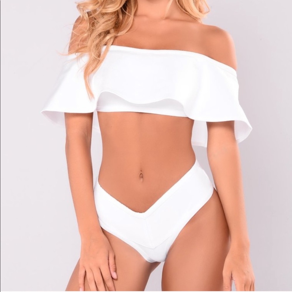NWT Off shoulder Bandage High Leg Bikini